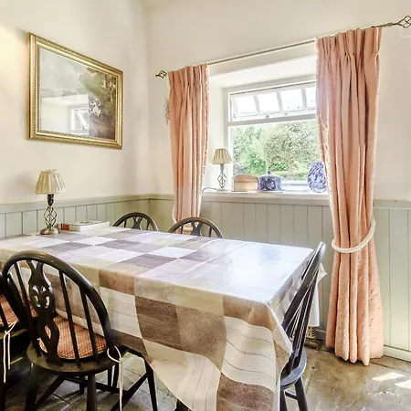 Stable - E5118 West Burton